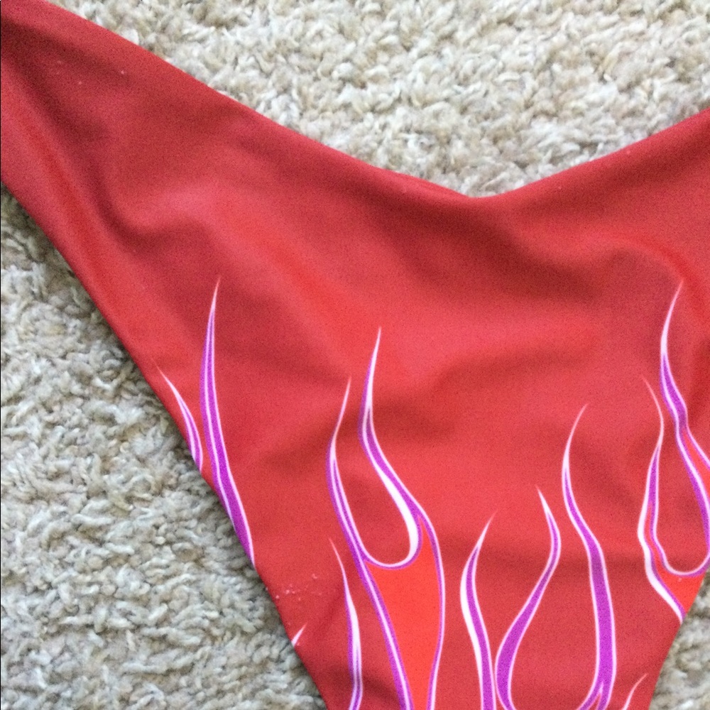 🔥🔥🔥HOST PIC🔥🔥🔥 Flaming Red Bikini - Picture 12 of 16